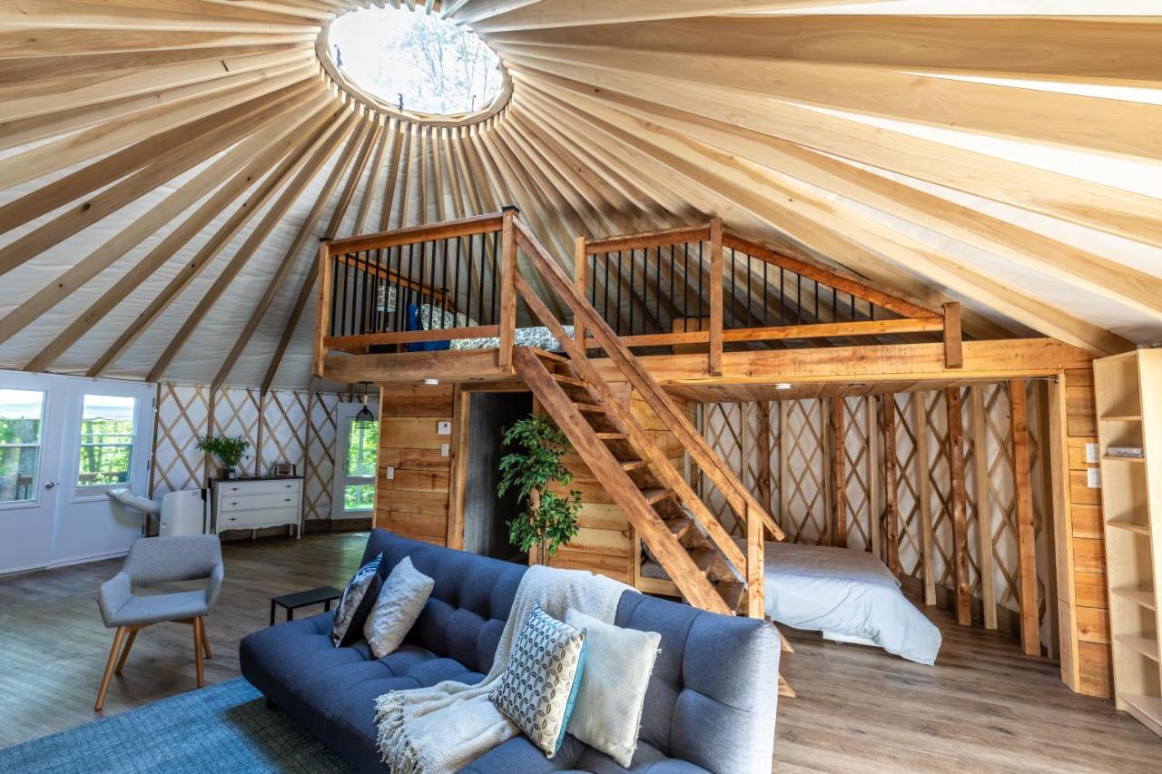 Yourtes Glamping Du Poisson Blanc Notre-Dame-du-Laus Ngoại thất bức ảnh