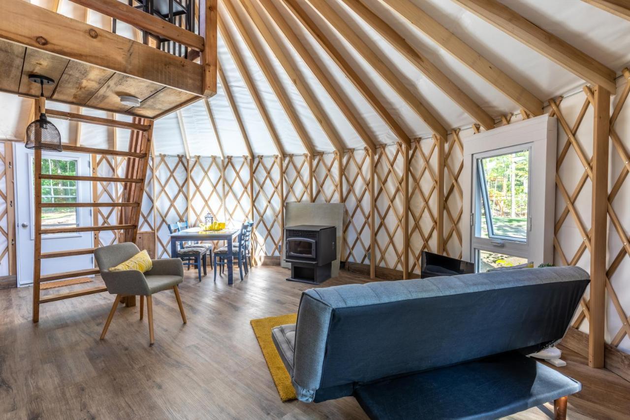 Yourtes Glamping Du Poisson Blanc Notre-Dame-du-Laus Ngoại thất bức ảnh