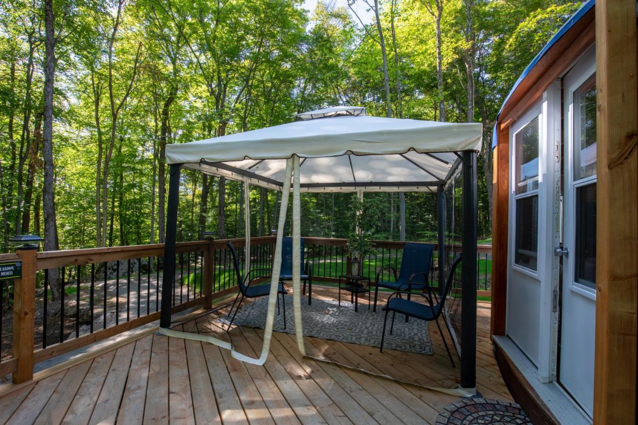 Yourtes Glamping Du Poisson Blanc Notre-Dame-du-Laus Ngoại thất bức ảnh
